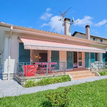 Guestready - House With Garden