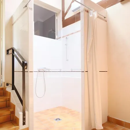 Guestready - House With Garden